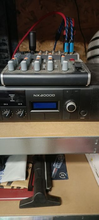 Усилвател   Behringer със пулт и колони