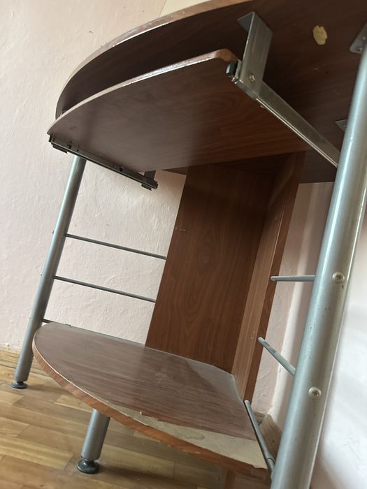 продам стол за 10к