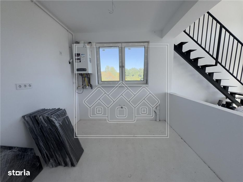 Penthouse  intabulat, 3 camere, balcon, dressing