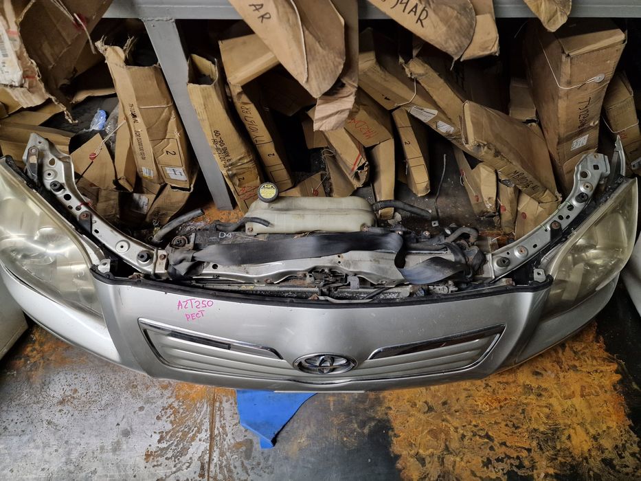 Носкат,морда б/у Avensis рест.