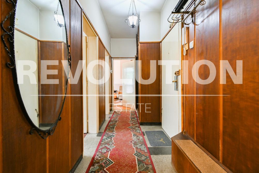 Продава се Двустаен апартамент в София, Лозенец - 55 кв.м за 4364 €/кв.м - Снимка #12