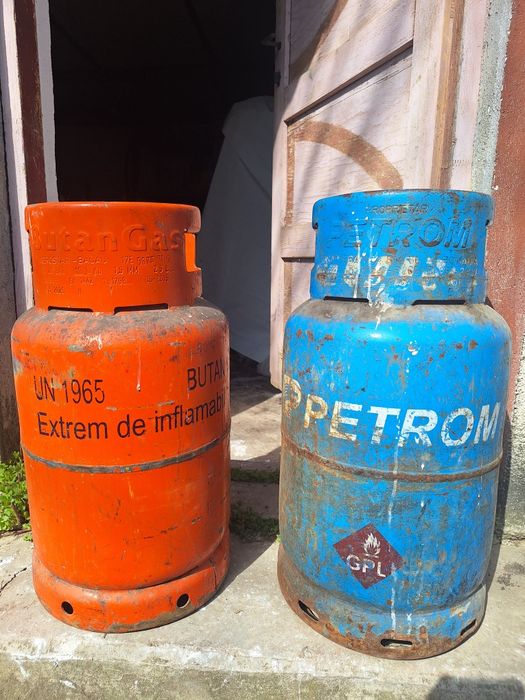 Butelii aragaz cu guler