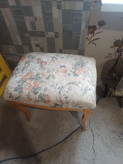 Продам тип комода и стульчик