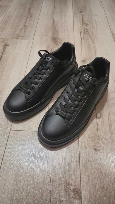 Маратонки Guess Elba