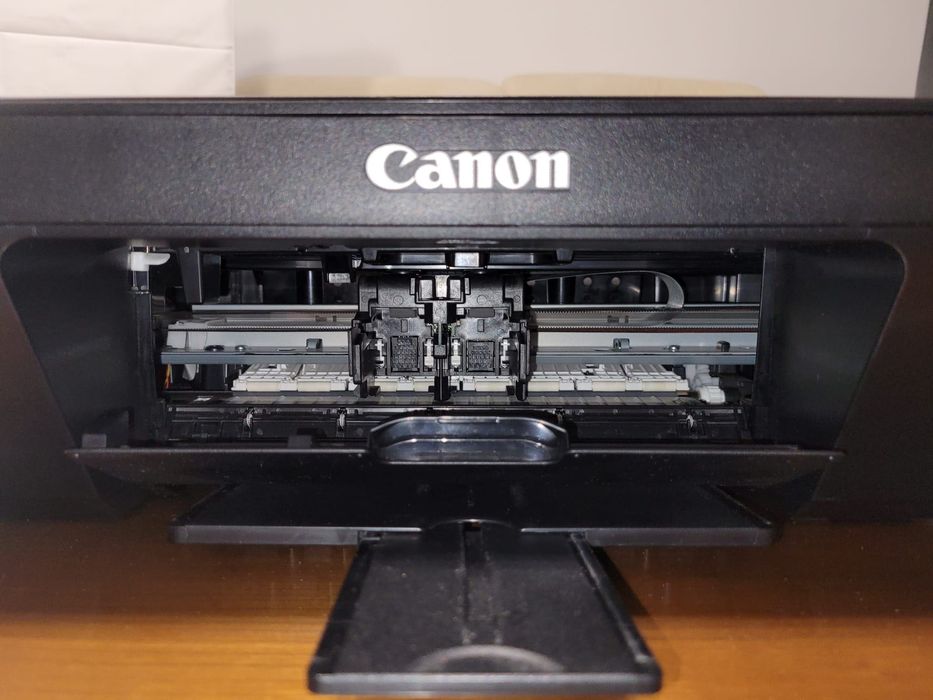 Imprimantă multifuncțională Canon PIXMA MG2550S – printare, scanare și copiere.