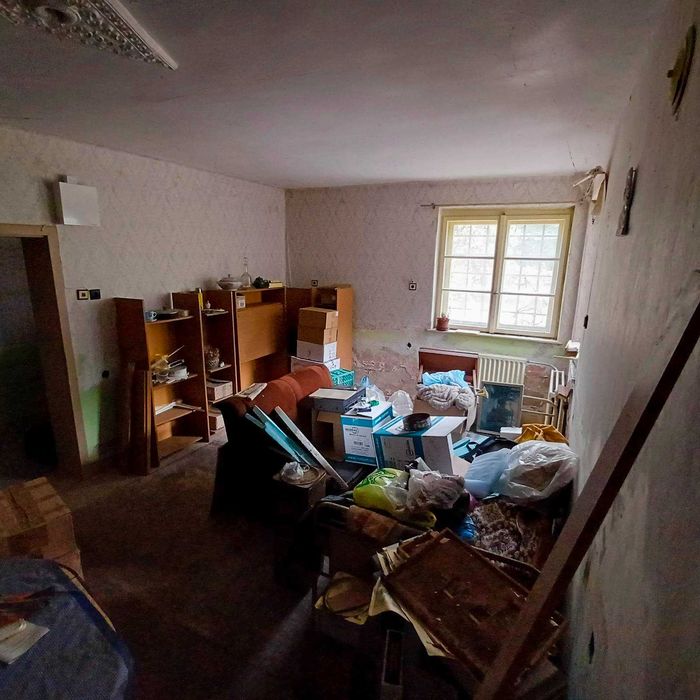 Продавам първия етаж от къща в с. Бръшляница | 80 кв.м + двор 1710 кв.м | 24 км от Плевен | 11 990 €