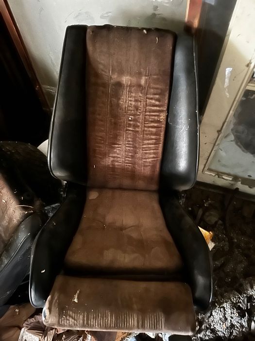 Врати за БМВ Е30 седан