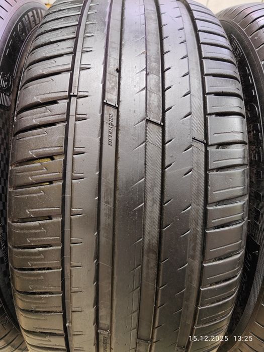 Li 9 Michelin 265/45/21