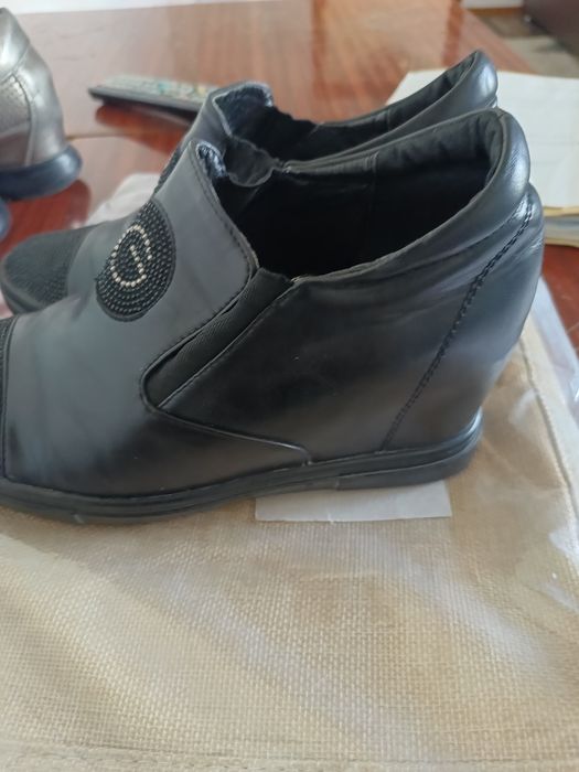 Женская обувь и туфли