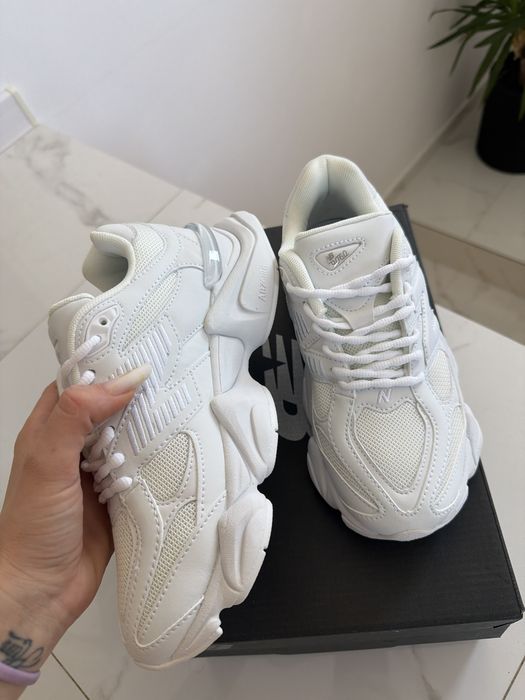 New Balance marimea 38