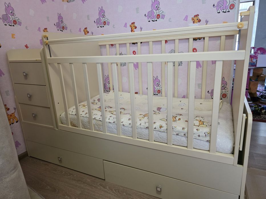 Продам детскую кроватку-трансформер