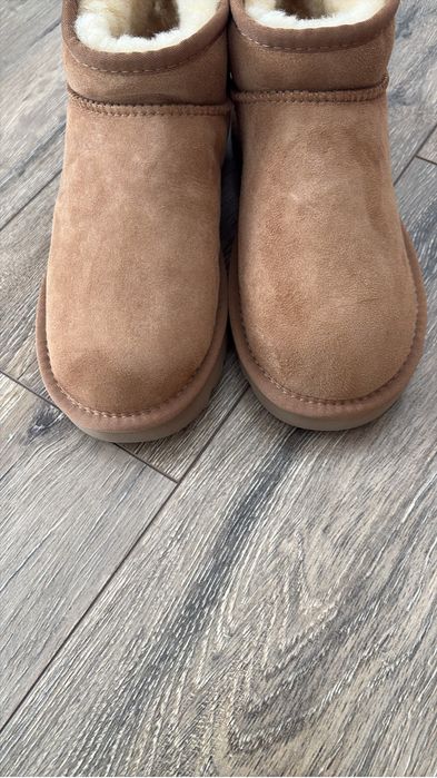 UGG noi impecabile marimea 37