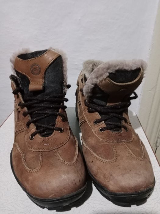 Кроссовки зимние