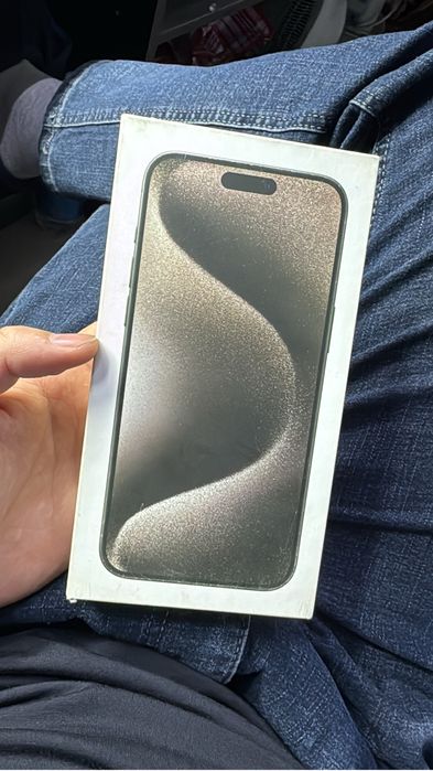 Продам Айфон 15 Про Макс 256 гиг