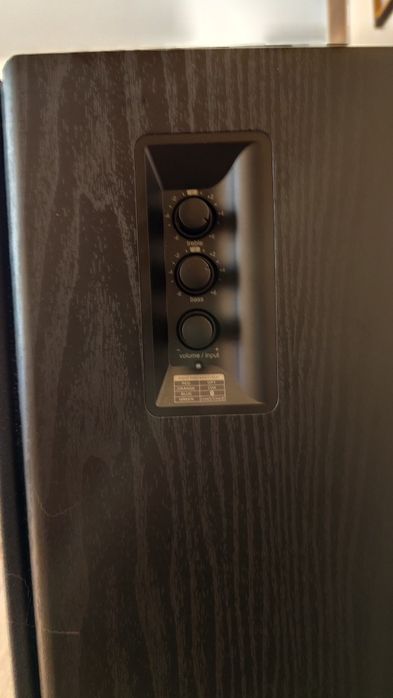 Продавам активни тонколони EDIFIER