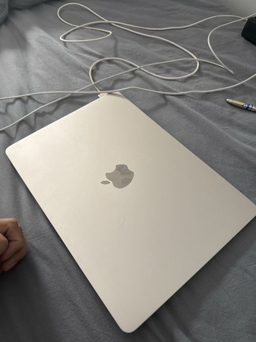 Продаю macbook air m2 13