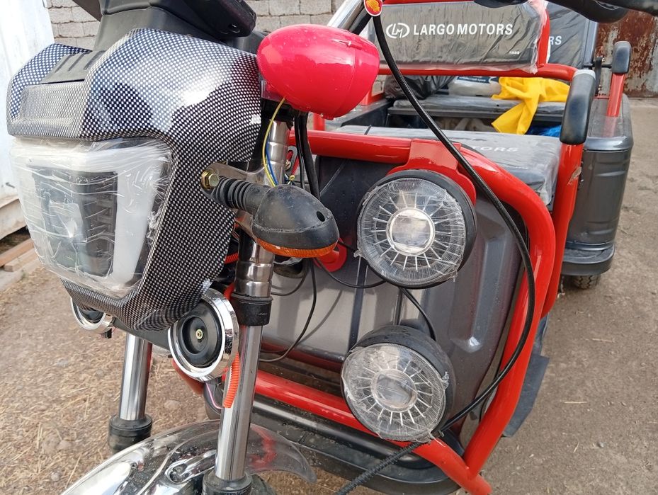 Skuter sotiladi arzon va yangi