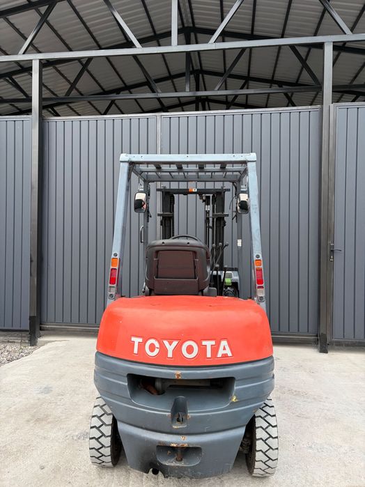 Вилочный Погрузчик Toyota 6FG25