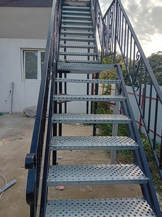 Scara metalica zincata 4mm grosime noi