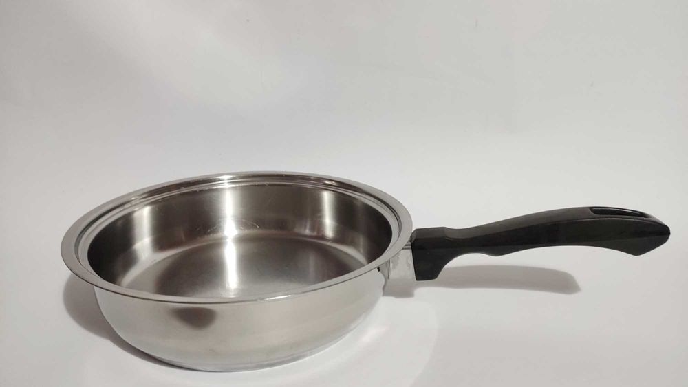 Масивен тиган от неръждаема стомана с двойно дъно