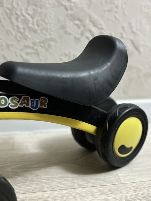 Продам беговел новый