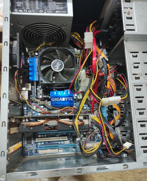 Компьютер монитори билан