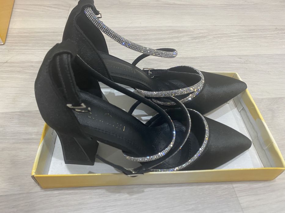 Туфли на каблуке