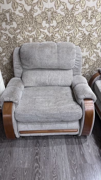 Кресло диван продам 2штуки