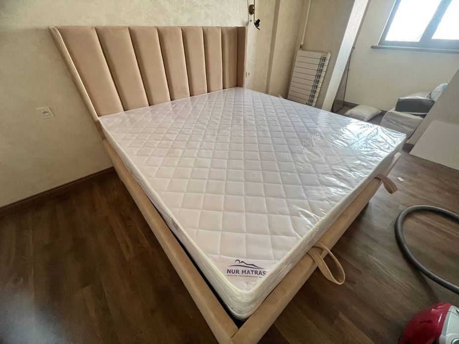 Кровать. с мягкими бортами и изголовьем в наличии Nur Matras