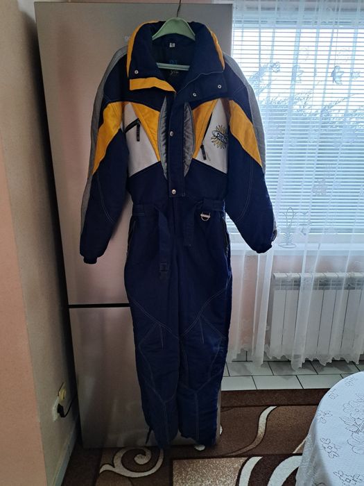 Продавам скиорски екип