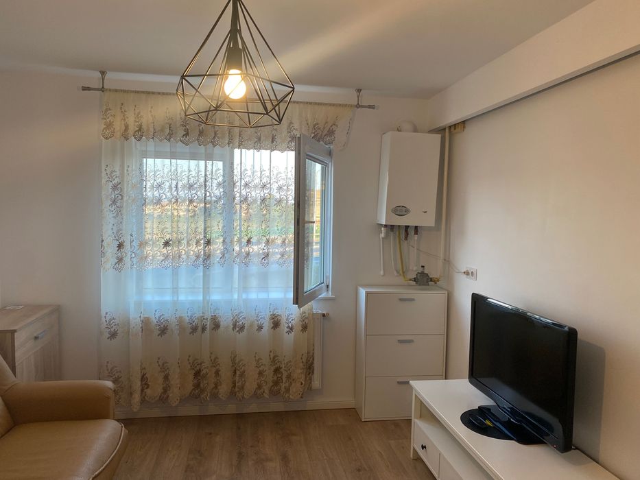 Închiriez Garsonieră str. Fabricii