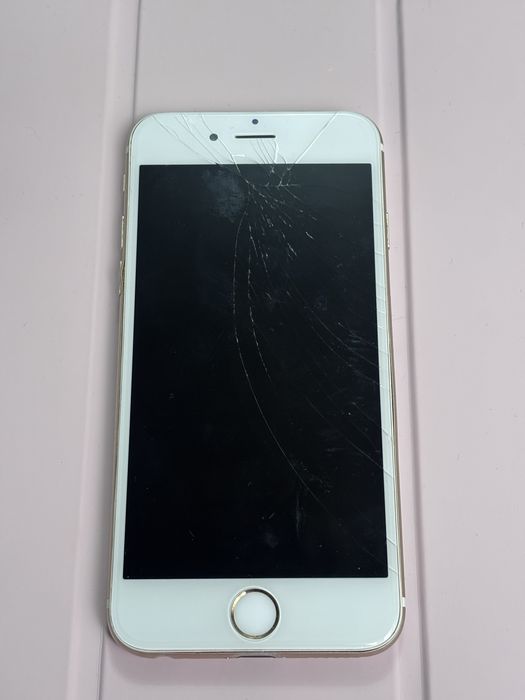 продам Iphone 6 (на запчасти)