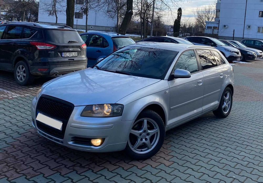 Audi A3 de  vânzare  mașina  merge ceas