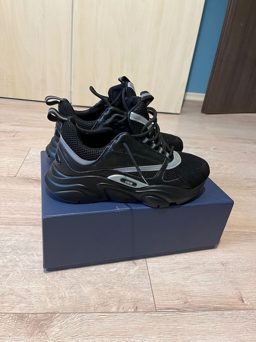 Чисто нови Dior b22