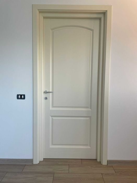 USA (USI) de interior, din lemn masiv