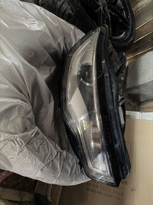 Se vinde far de audi a6 c 7