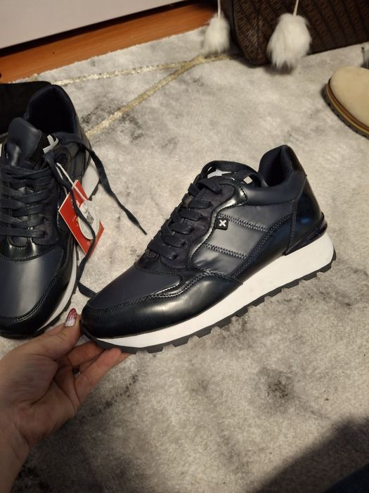 Adidasi nou cu eticheta marimea 40