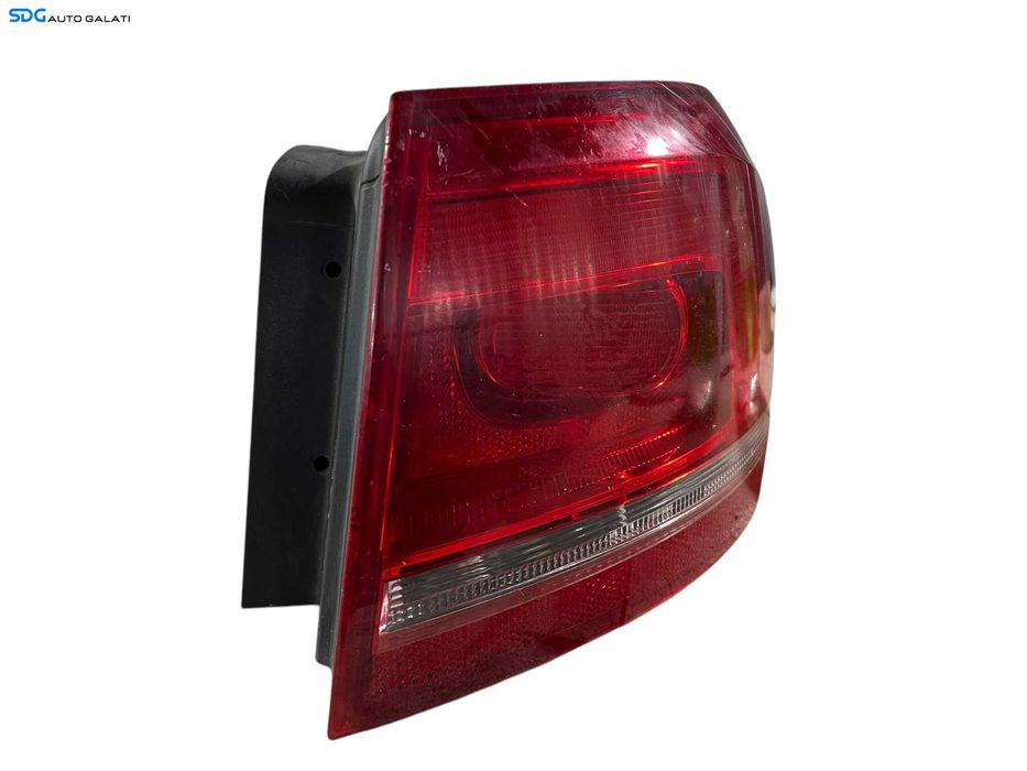 Stop Lampa Tripla Dreapta Halogen de pe Aripa Caroserie Volkswagen Passat B7 Break Combi 2010 - 2015 Cod 3AF945096E [LR0110]