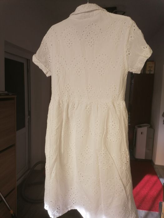 Rochie alba cu dantela