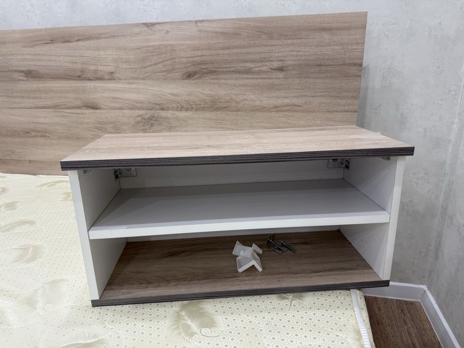 Кровать двухспальная без матраса