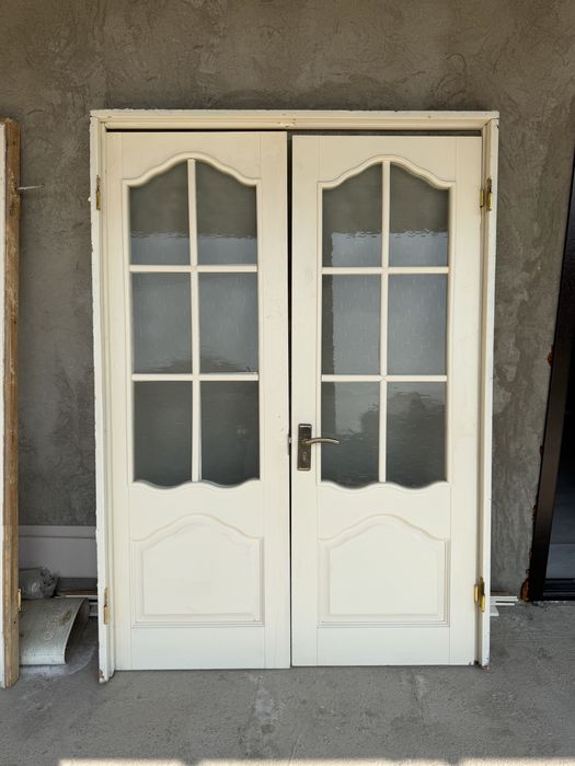 Двери деревянные