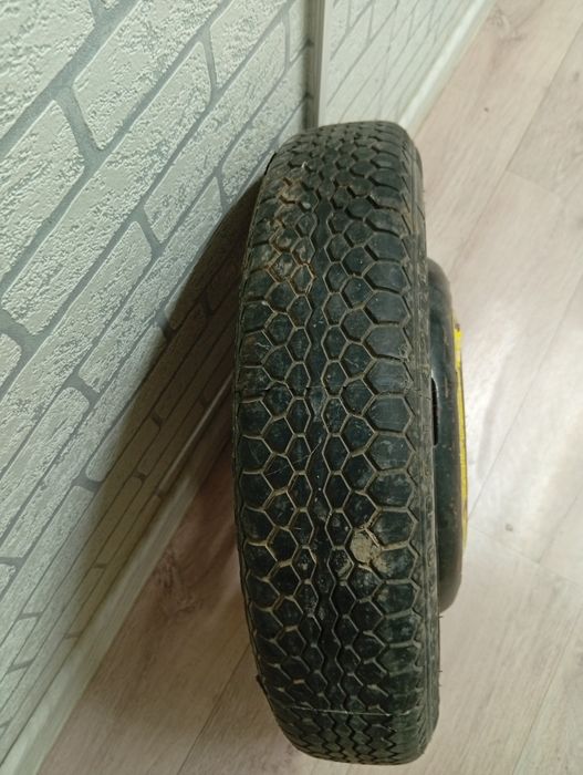 Колесо ,запаска для автомобиля