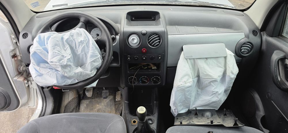 Ситроен Берлинго 1.6 110кс на части Citroen Berlingo 1.6i 110кс chasti