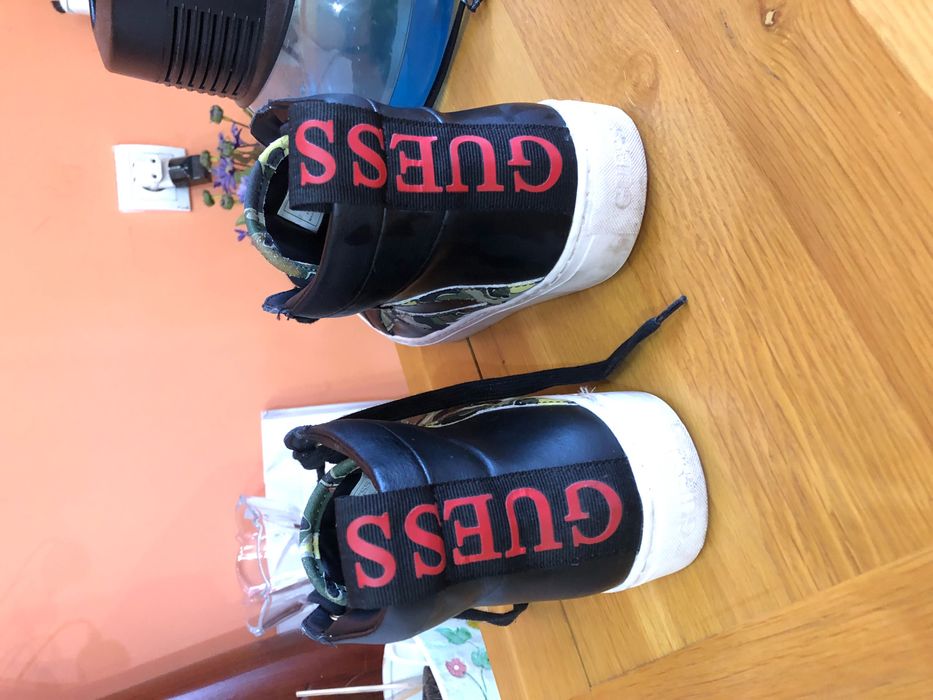 Високи обувки - Guess