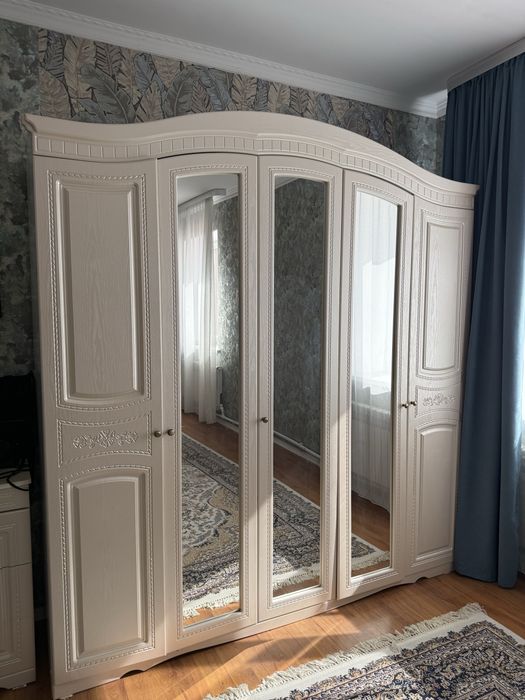 Продам спальный гарнитур