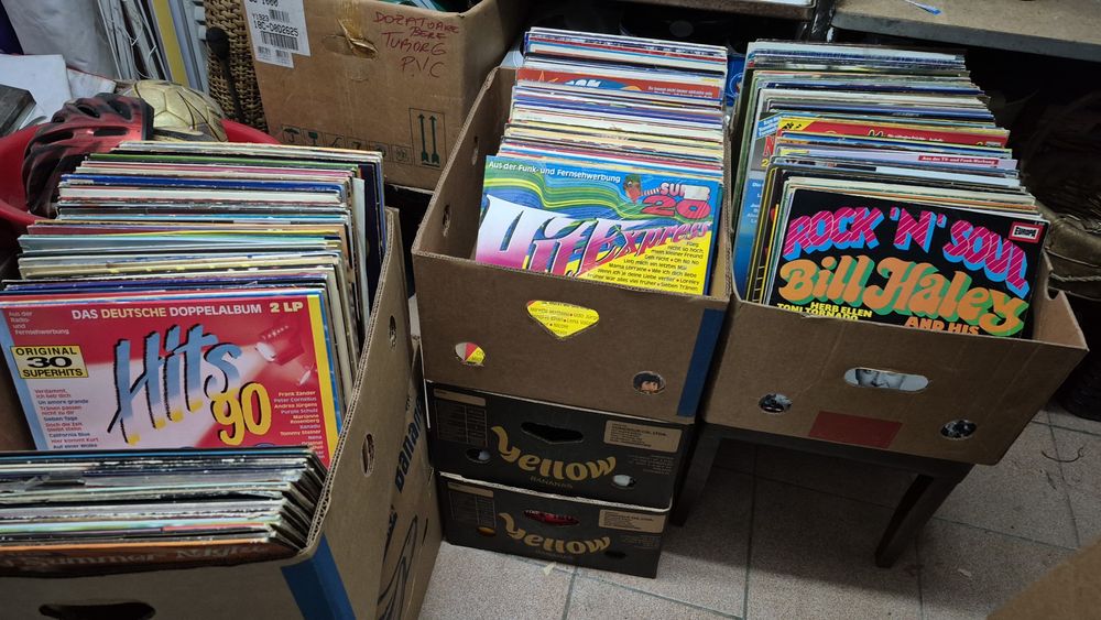 Lot Discuri Vinil colectie aproximativ 100 LP in stare buna cu muzica