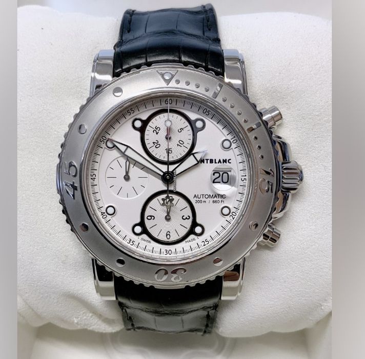 Часы MontBlanc на браслете