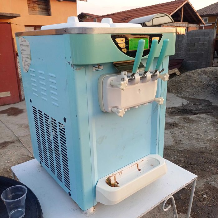 Машина за сладолет