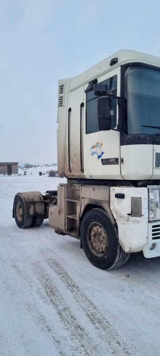 Продам тягач Рено 420