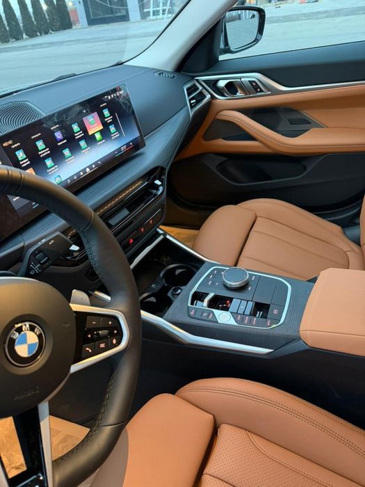 Автомобиль BMW 425i